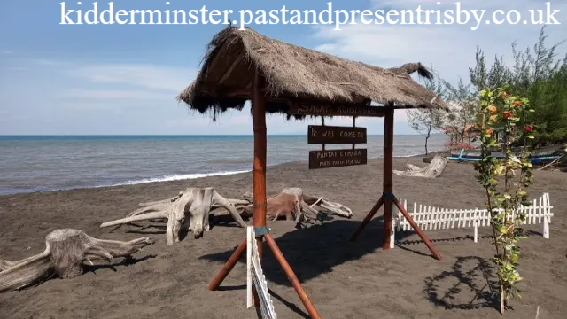 Pantai Cemara: Surga Tersembunyi dengan Pesona Alam